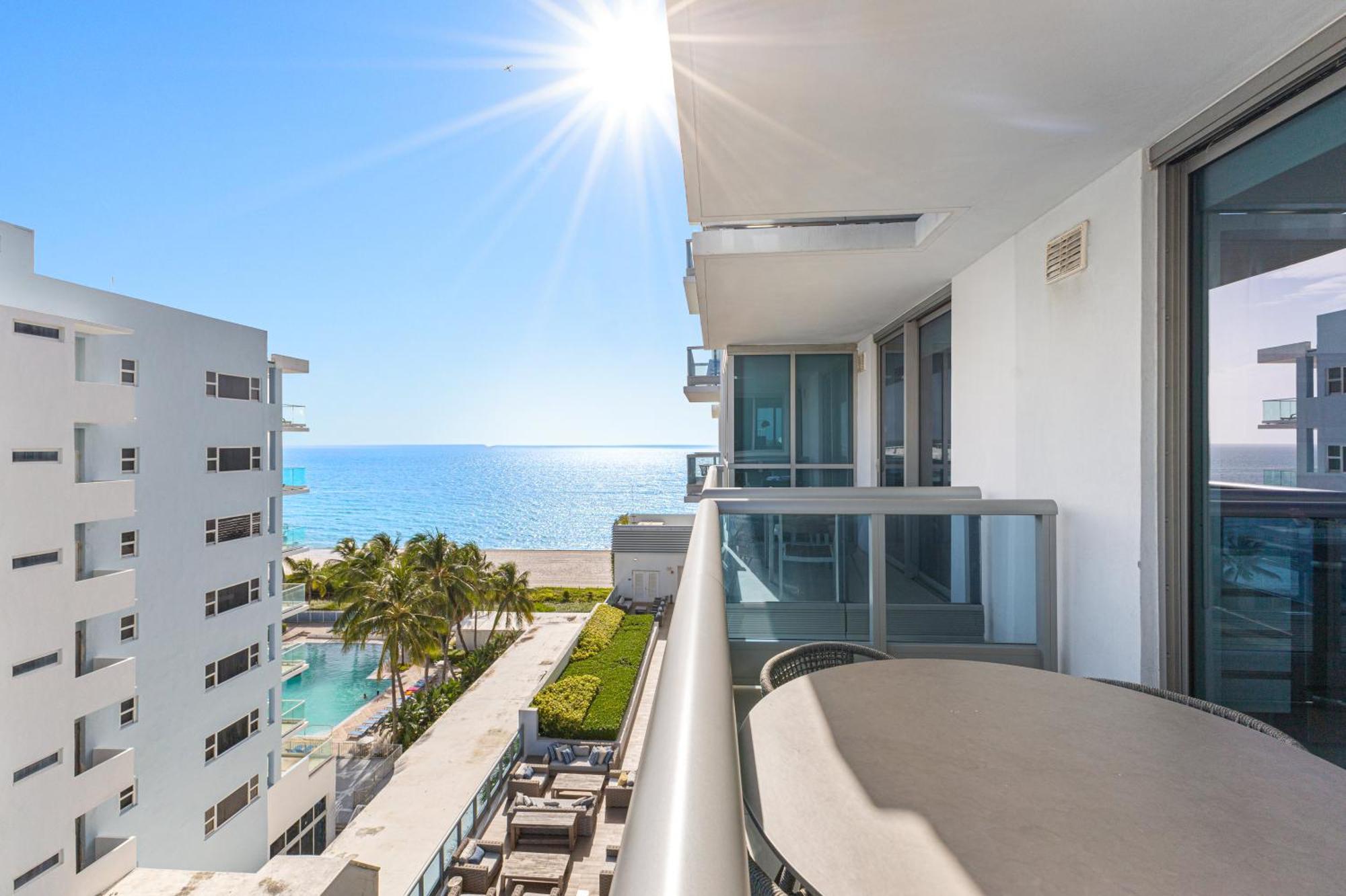 Dharma Home Suites Miami Beach At Monte Carlo エクステリア 写真