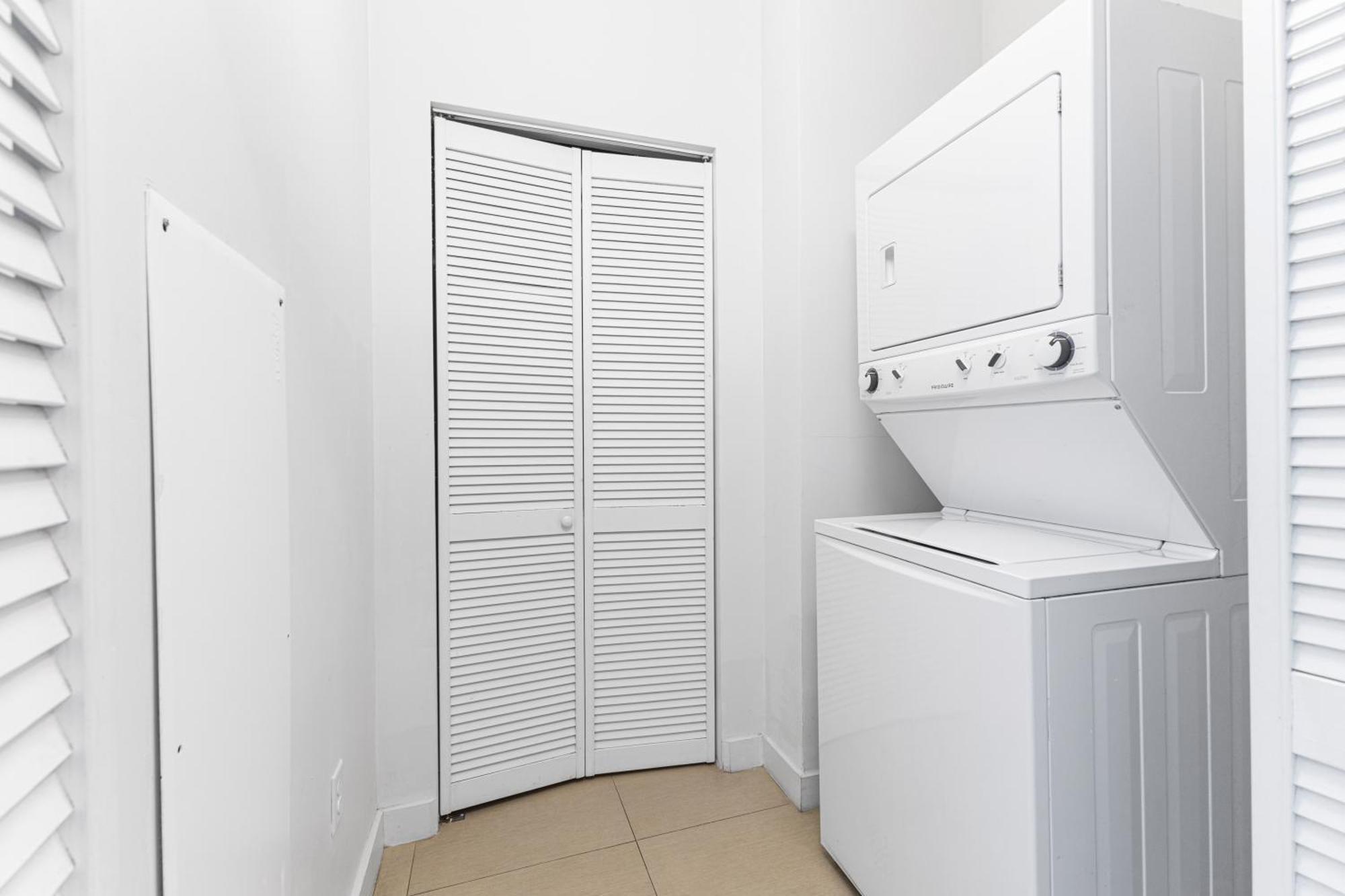 Dharma Home Suites Miami Beach At Monte Carlo エクステリア 写真