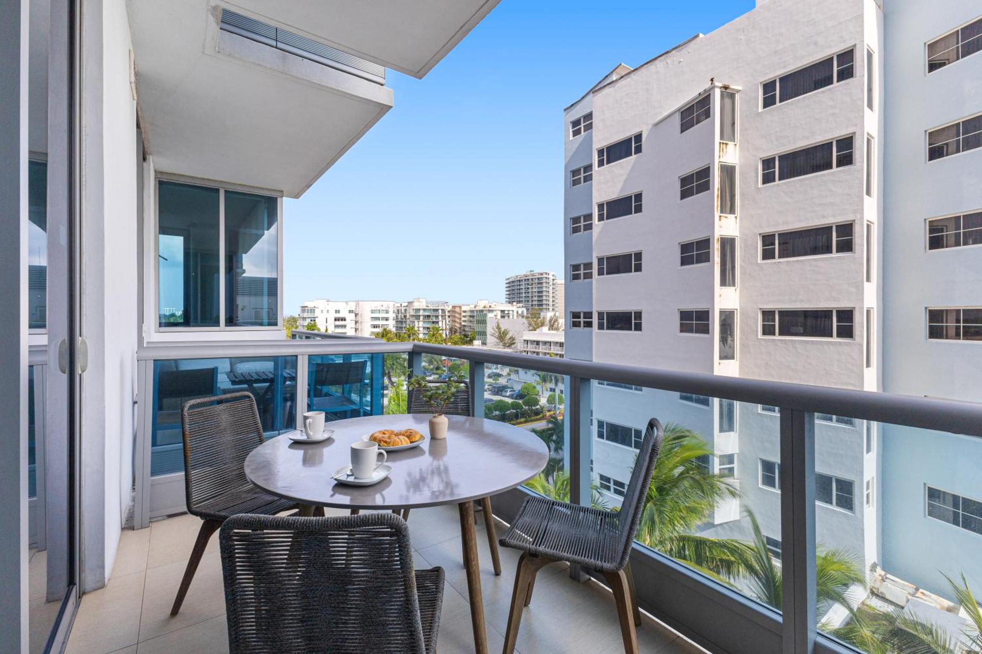 Dharma Home Suites Miami Beach At Monte Carlo エクステリア 写真