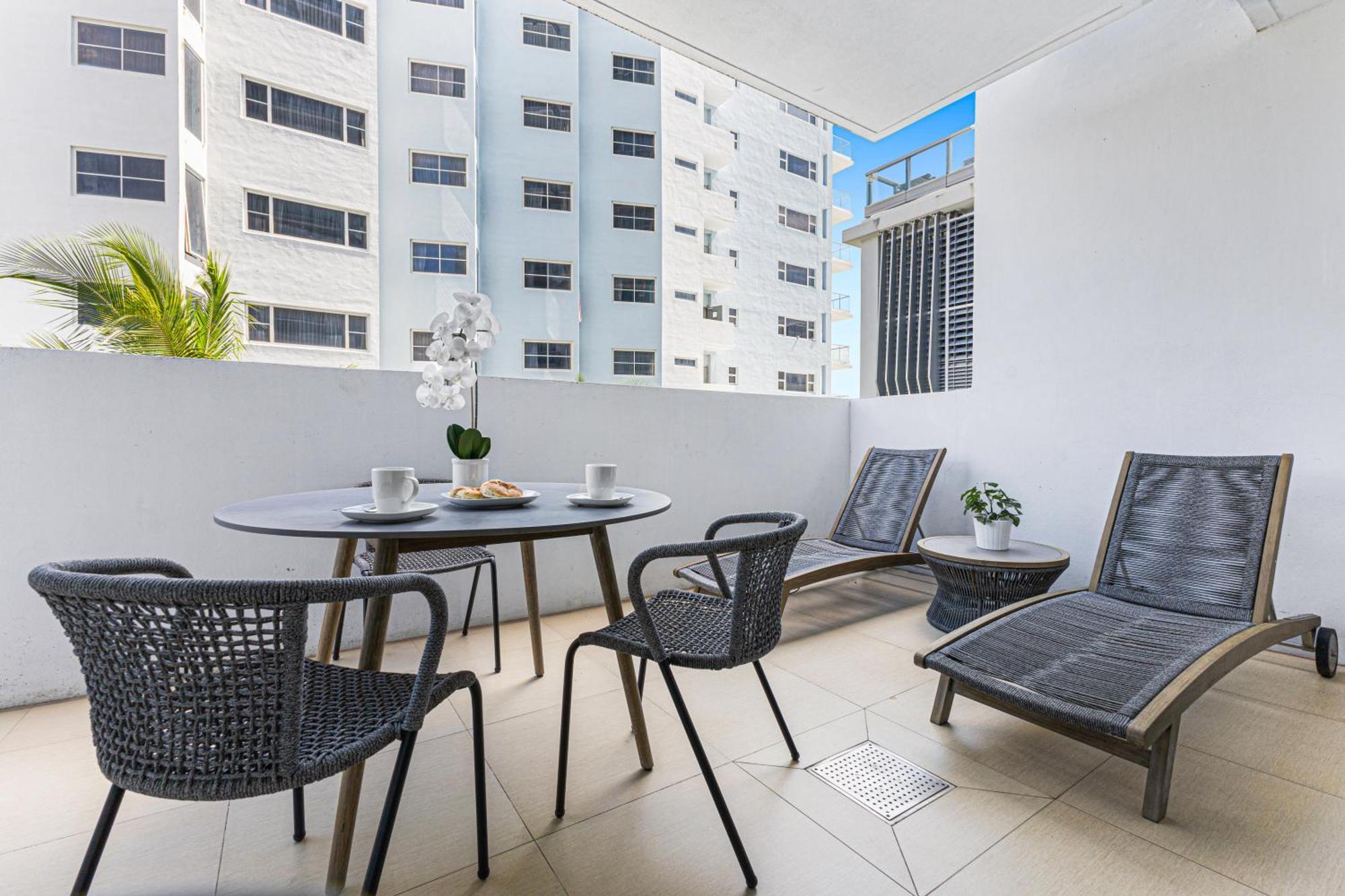 Dharma Home Suites Miami Beach At Monte Carlo エクステリア 写真
