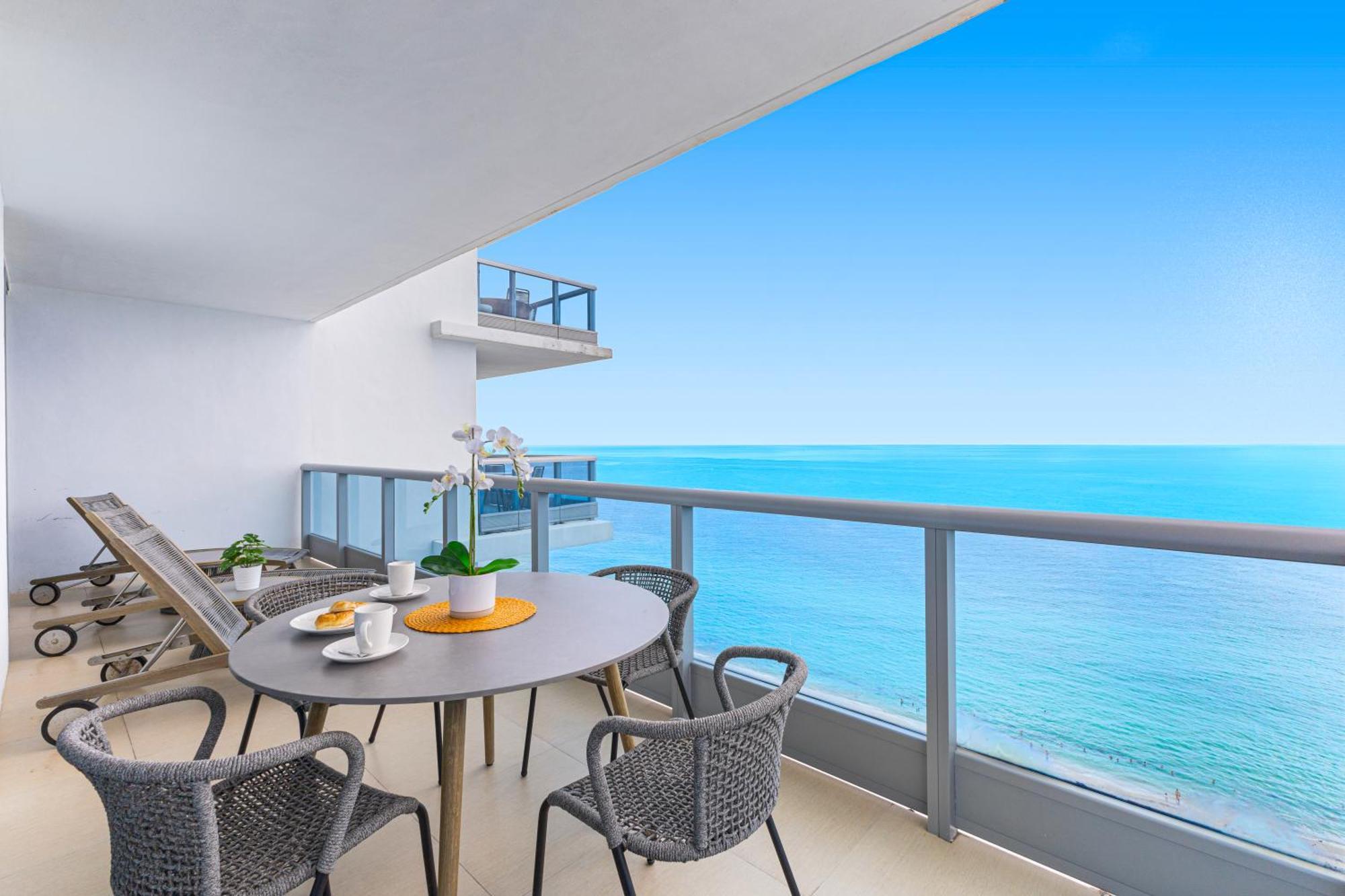Dharma Home Suites Miami Beach At Monte Carlo エクステリア 写真
